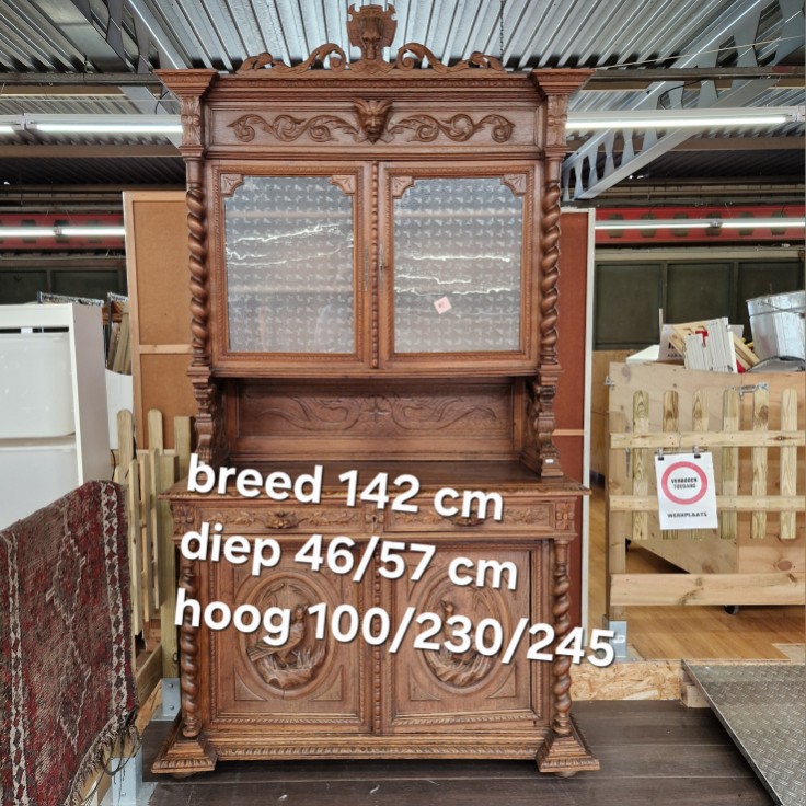 Antieke wandkast