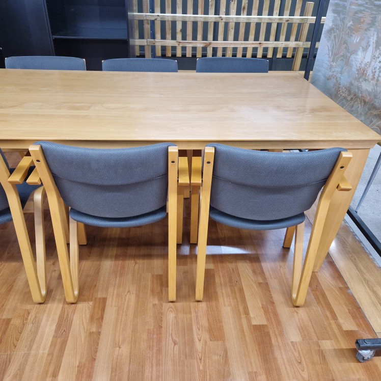 Modern Deens design Eettafel set plus salontafel