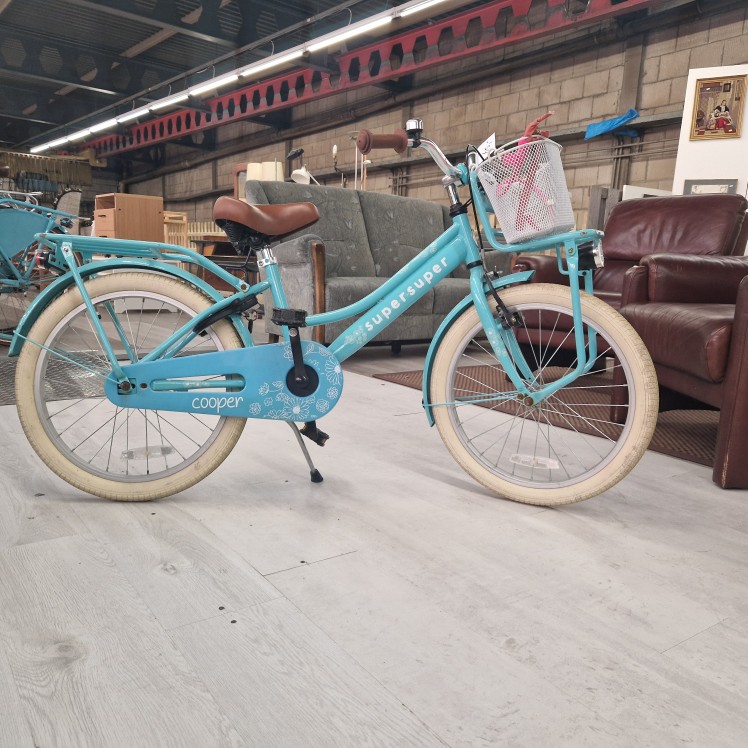 Blauwe kinderfiets