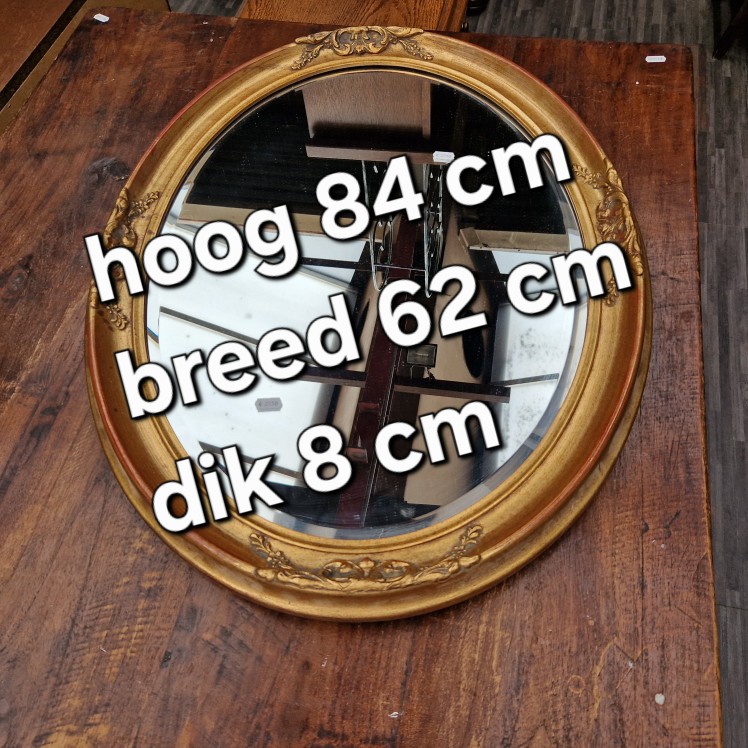 Ovale spiegel in gouden baroklijst