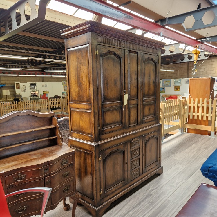 Koloniale wandkast