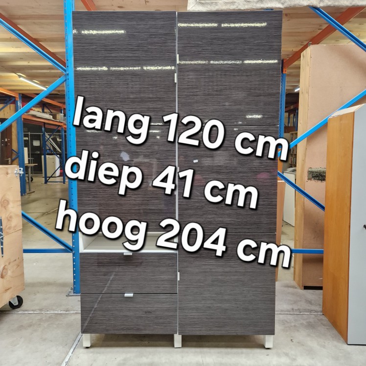 Hoogglans wandmeubel / kast