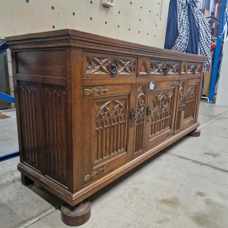Antiek dressoir