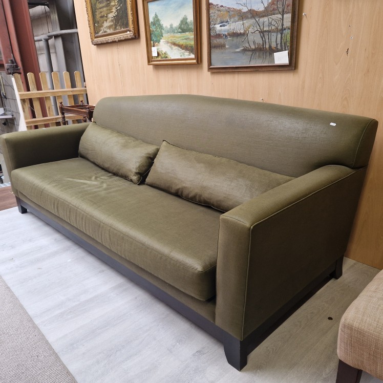 Groene driezitsbank van Marie's corner