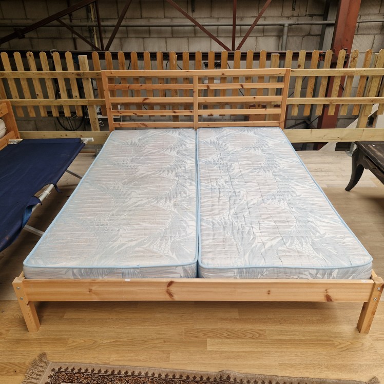 Twee persoons bed