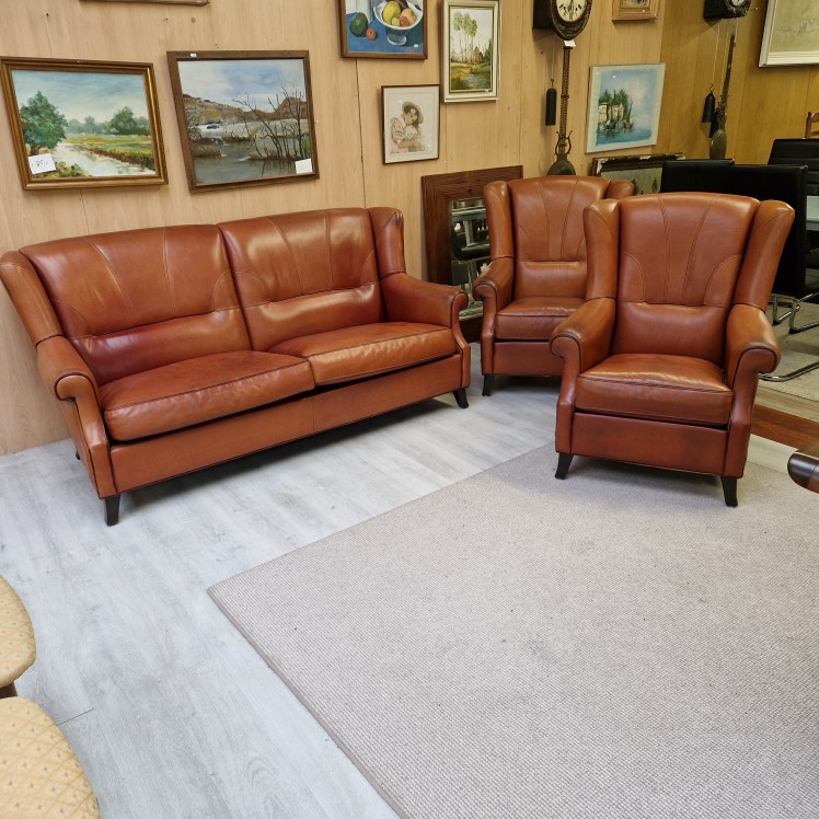 Zwaar lederen bankstel tweezits bank plus 2 fauteuils