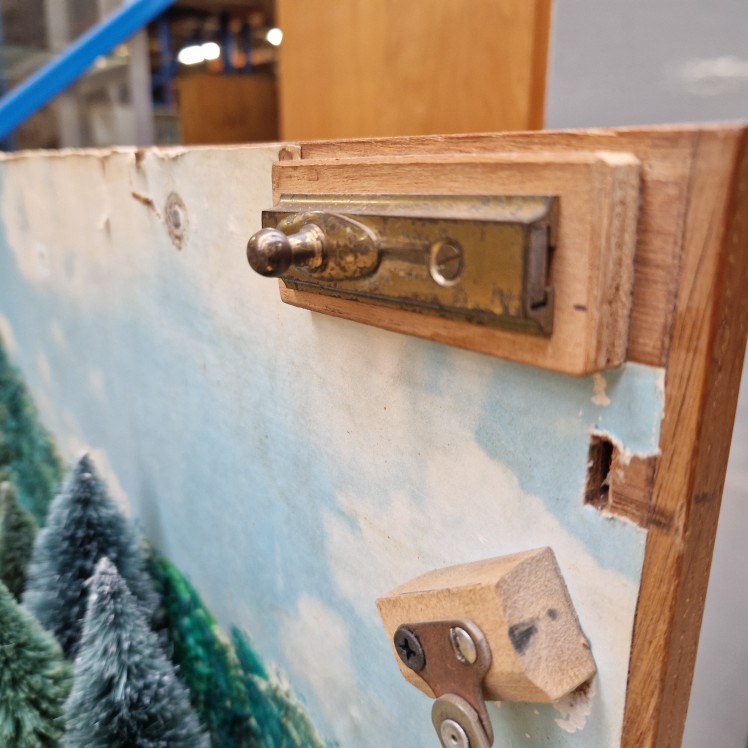 Handgemaakte XL modeltreinbaan in kist met landschap - Afbeelding 5