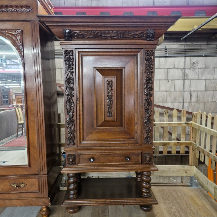 Antieke kast. origineel Groenlose. Eiken