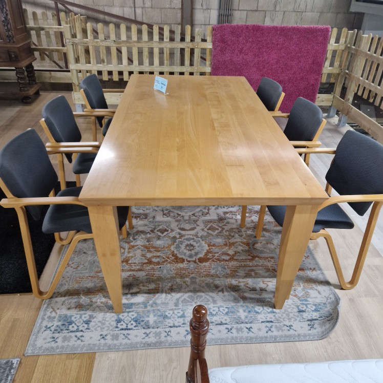 Eikenhouten eettafel met 6 stoelen - Four Design