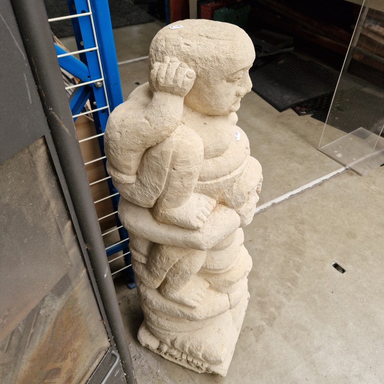 Zwaar stenen beeld Horen, Zien en Zwijgen - 105 cm