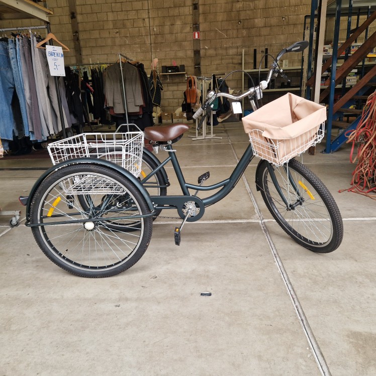 Zo goed als nieuwe driewiel fiets met twee manden