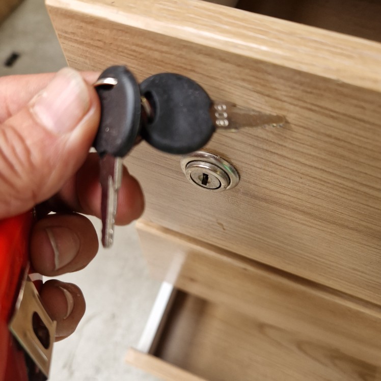 Houten bureau met lades en slot - Afbeelding 3