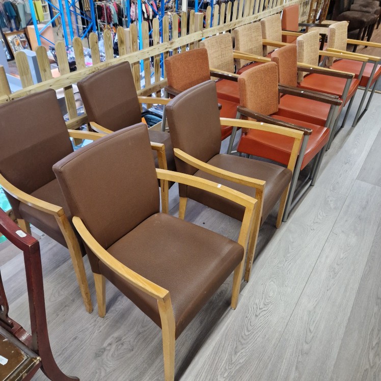 Comfortabele stoelen met armleuningen - Diverse kleuren