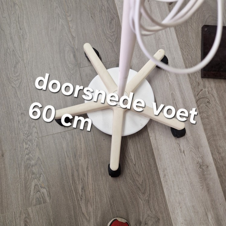Luxo Magnifique 6D loeplamp op wielen - Afbeelding 3